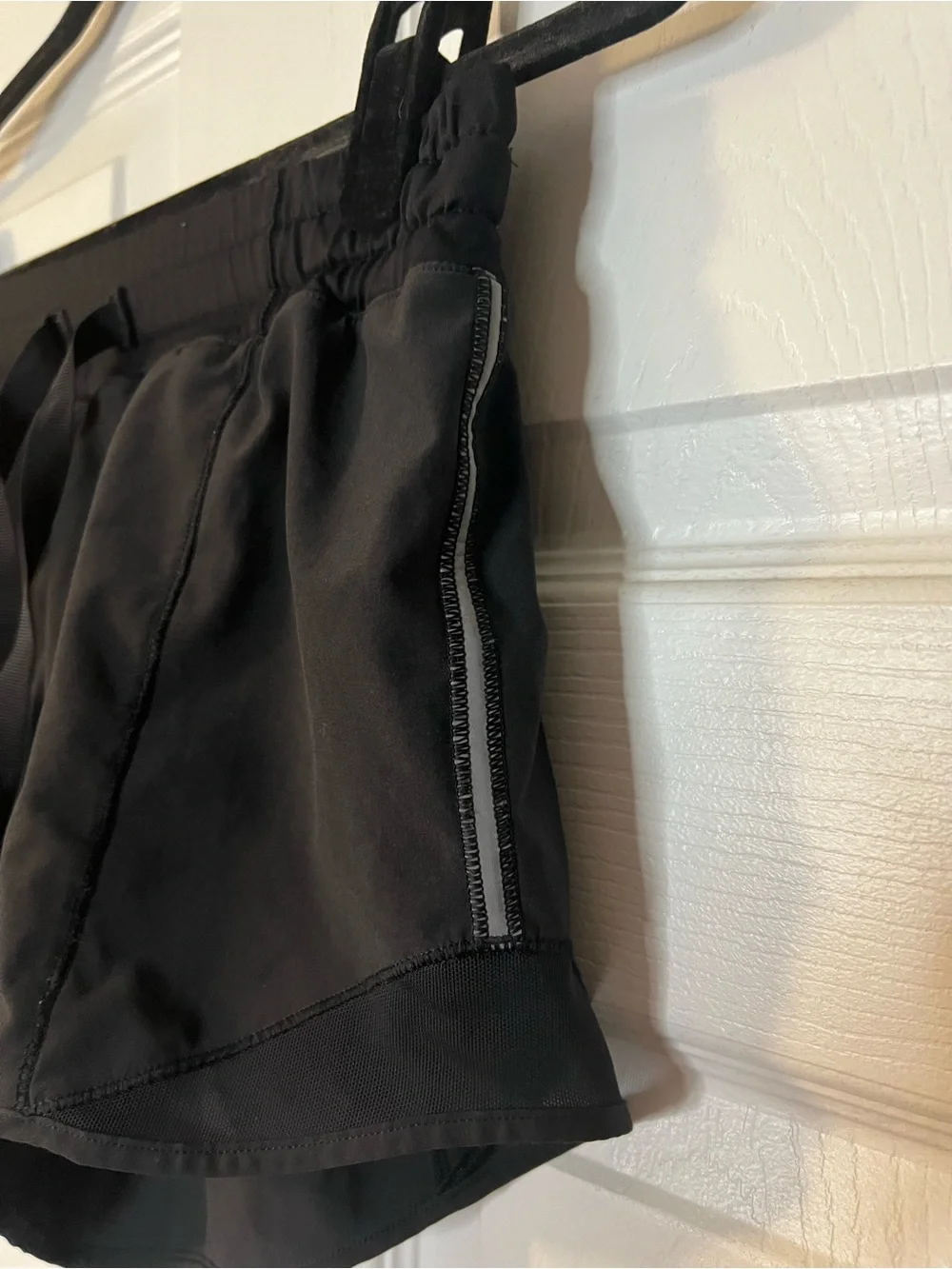 #110 Lululemon Hotty Hot Short Long 4” Black Size 4 EUC